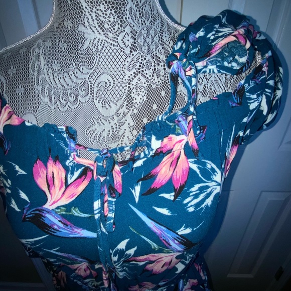 Xhilaration 3/4 sleeve floral romper sz S pockets - Picture 5 of 6